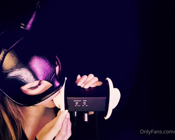 Heatheredeffect aka heatheredeffect OnlyFans - Cat Woman Ear Eating mini ear eating ASMR video  full length version is available on patreoncom