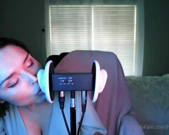 Heatheredeffect aka heatheredeffect OnlyFans - A little ASMR video for those of you that like my ASMR  Ear Eating + Kisses