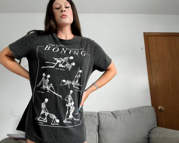Mickee Springs aka mickeesprings OnlyFans - My favorite shirt  Whats your favorite position Comment #1  #5