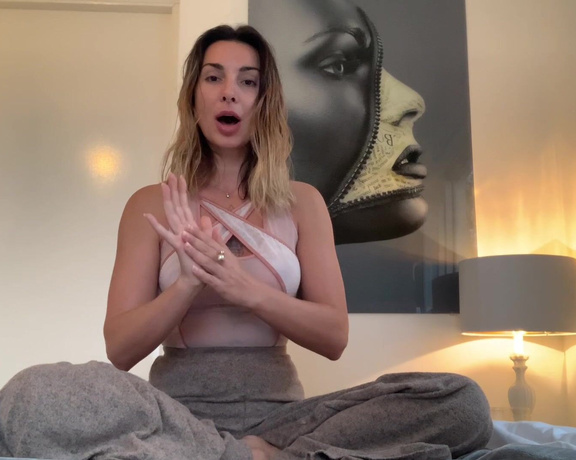 Roxy Fox aka roxysdream OnlyFans - Here is my sex educational video on giving a tantric erotic massage  of course with real life examp