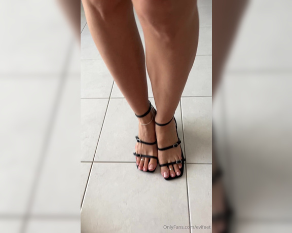 EviFeet aka evifeet OnlyFans - Mistress puts on sandals and crushes the slaves balls and dick with her heel Guys please like,