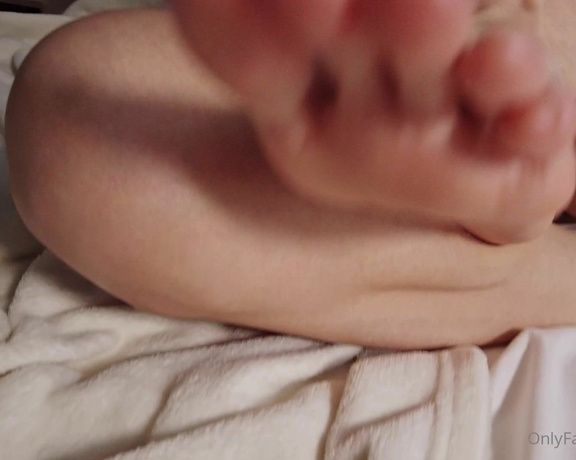 EviFeet aka evifeet OnlyFans - Amazing Footjob by Delicious Long Toes