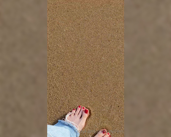 EviFeet aka evifeet OnlyFans - Atlantic mood