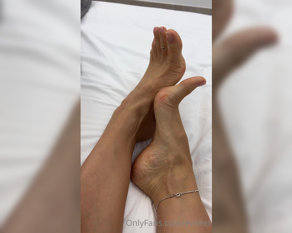 EviFeet aka evifeet OnlyFans - Cute feet play