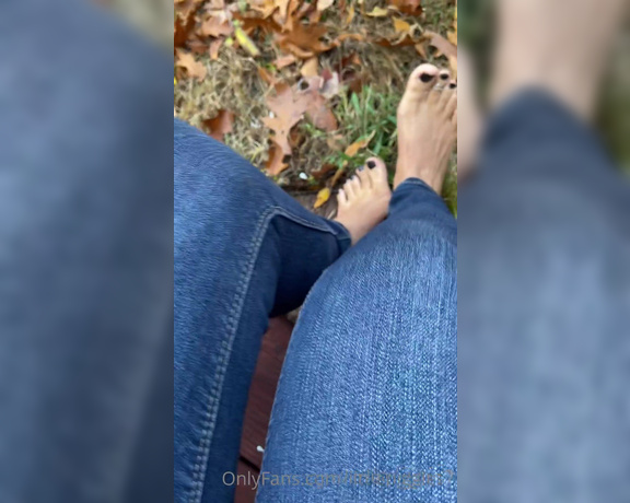 Jenniferxsanchez aka jenniferxsanchez OnlyFans - Muddy muddy feet watch them get dirty