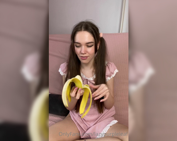 Lazypurpleleaf aka lazylittleleaf OnlyFans - Eating videos Like or not