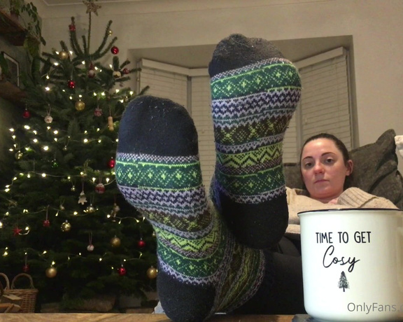 Mimisfeet1 aka u81134601 OnlyFans - Relaxing after my shift Does anybody fancy giving my soles a nice soothing tongue massage
