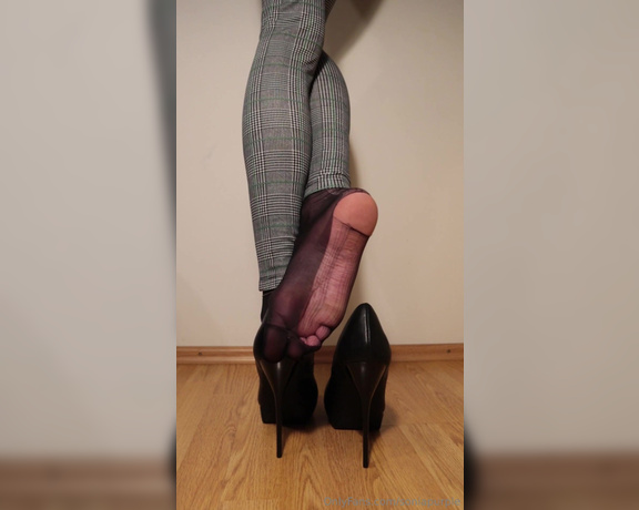 Sonia Purple aka soniapurple OnlyFans - Some teasing in my high heels, showing you my sole  that hole in my nylons was used for something