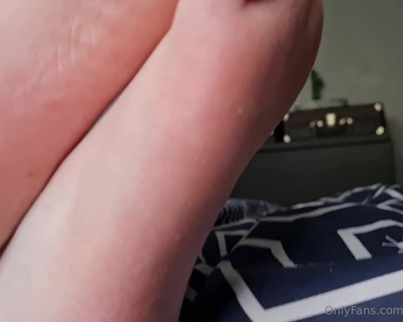 The Foot Dungeon aka the_foot_dungeon OnlyFans - Fine, you can see my feet But dont expect me to acknowledge you