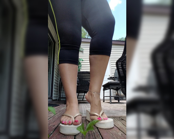 Lady Steph aka theladysteph OnlyFans - 612017 on the back porch cream foam wedge sandals and bright pink toes #vintageladysteph #theladyste