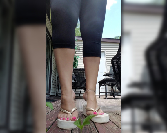 Lady Steph aka theladysteph OnlyFans - 612017 on the back porch cream foam wedge sandals and bright pink toes #vintageladysteph #theladyste