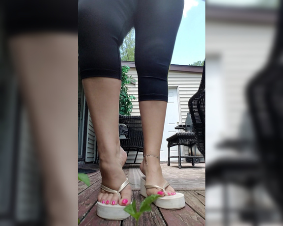 Lady Steph aka theladysteph OnlyFans - 612017 on the back porch cream foam wedge sandals and bright pink toes #vintageladysteph #theladyste