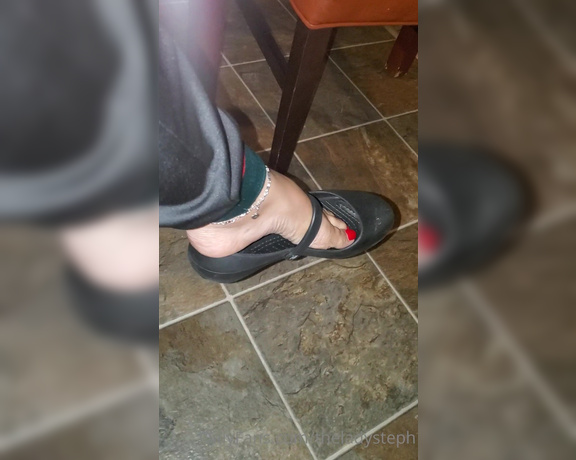 Lady Steph aka theladysteph OnlyFans - Crimson Chicket slipper flats and toe cleavage tease I really need to get more with these gifted