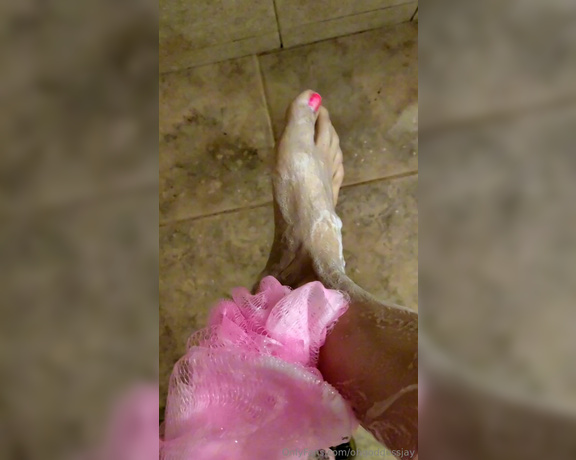 Ohgoddessjay aka ohgoddessjay OnlyFans - And now a video while I washed my feet