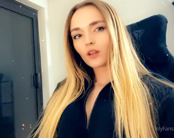 Princes Kristina aka princeskristina OnlyFans - Come and please Daddy Message with tip attached for training slut)