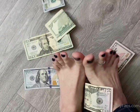 Princes Kristina aka princeskristina OnlyFans - My feet deserve to be showered with Both you and your can’t deny that