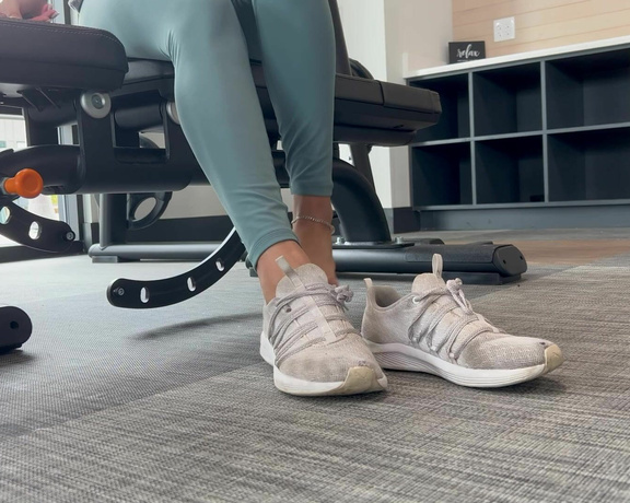 Alotoftiff aka alotoftiff OnlyFans - What would you do if you saw me recording myself taking my sockless feet out of my sweaty stinky gym