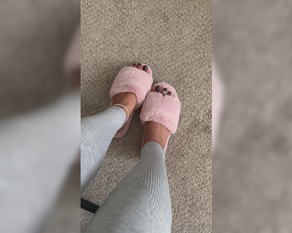 Alotoftiff aka alotoftiff OnlyFans - Some more black toes, dangling the pink slippers I just got as a gift