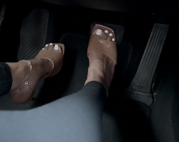 Alotoftiff aka alotoftiff OnlyFans - Pedal pumping and driving in high heels