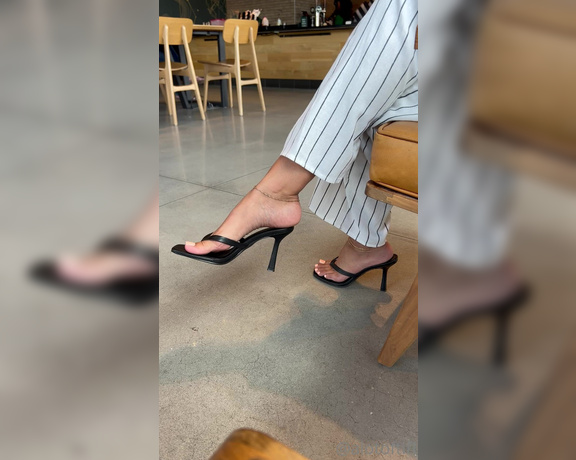 Alotoftiff aka alotoftiff OnlyFans - Watch me dangle and drop my heels in a busy coffee shop!