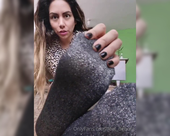 Giantess Debora aka giantess.debora OnlyFans - Socks off, are you ready to cum for me video 3min #sockslover #feetfetish #foot