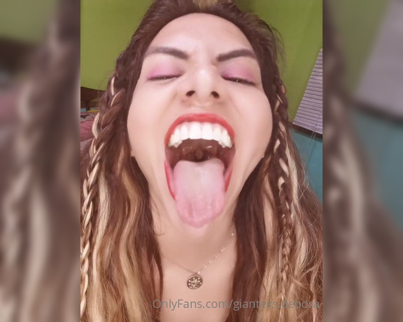 Giantess Debora aka giantess.debora OnlyFans - Wanna cum in my mouth It was a custom video)