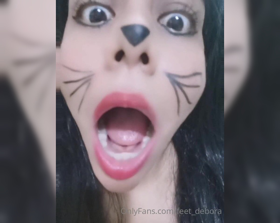 Giantess Debora aka giantess.debora OnlyFans - Cat vore eats her tiny mouse part 2 Gata vore come a su pequeo ratn parte 2 #giantessfetish