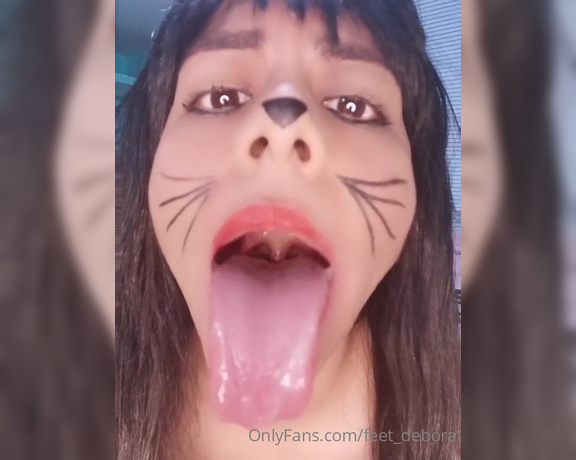 Giantess Debora aka giantess.debora OnlyFans - Cat vore eats her tiny mouse part 2 Gata vore come a su pequeo ratn parte 2 #giantessfetish