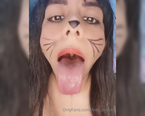 Giantess Debora aka giantess.debora OnlyFans - Cat vore eats her tiny mouse part 2 Gata vore come a su pequeo ratn parte 2 #giantessfetish