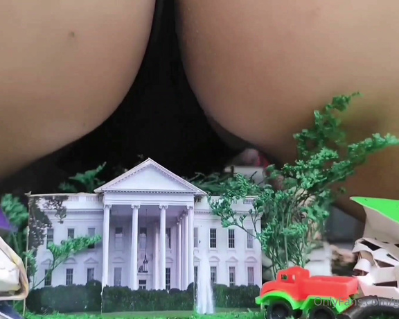 Giantess Debora aka giantess.debora OnlyFans - Massive ass crushing the White House My sexy ass is as big as 2 mountains that can cover small hous