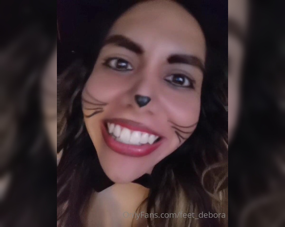 Giantess Debora aka giantess.debora OnlyFans - What happen if you see your owner turned into a tiny man and you are an adorable kitten Qu pasara