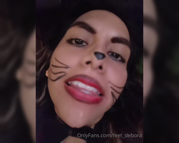 Giantess Debora aka giantess.debora OnlyFans - What happen if you see your owner turned into a tiny man and you are an adorable kitten Qu pasara