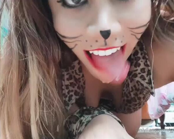 Giantess Debora aka giantess.debora OnlyFans - GTS Debora Sexy cat vore Vs Tiny mouse 8 FULL VIDEO! I give you this complete video for your great