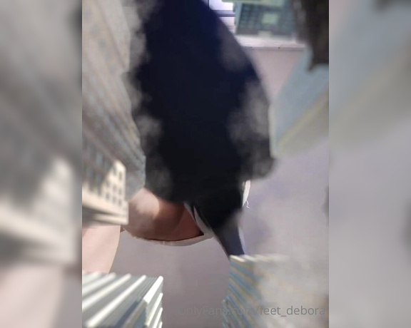 Giantess Debora aka giantess.debora OnlyFans - Crushing with hight heels Pisando fuerte una ciudad con mis ms altos tacos , podrs sobrevivir 1