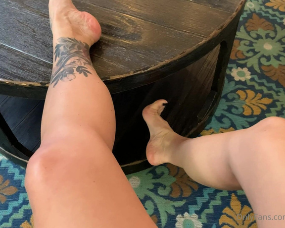 Temptress Raven Eve aka evetemptress OnlyFans - I just want to tie you to the tableor under it And make you worship My feet San Diego CA throug