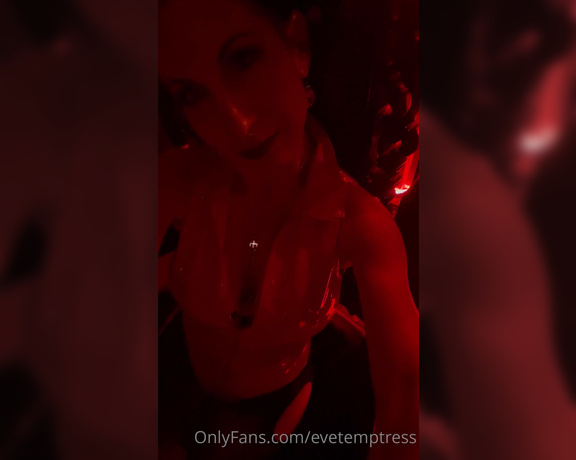 Temptress Raven Eve aka evetemptress OnlyFans - Sunday Funday with a professional filming slut who happened to be in town No video from this evenin