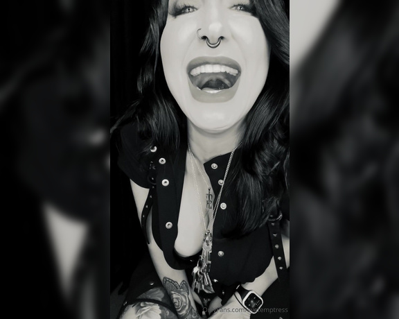Temptress Raven Eve aka evetemptress OnlyFans - I just want to add you to these and force you to sucks My toes and rub My feet