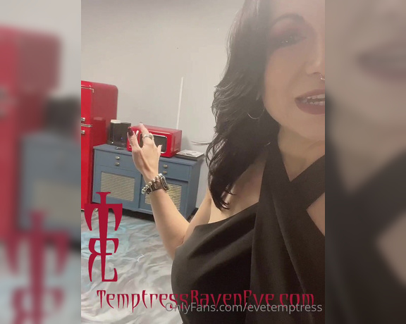 Temptress Raven Eve aka evetemptress OnlyFans - In case you’re not following along on Twitter I’ve done more work since taking this the other day