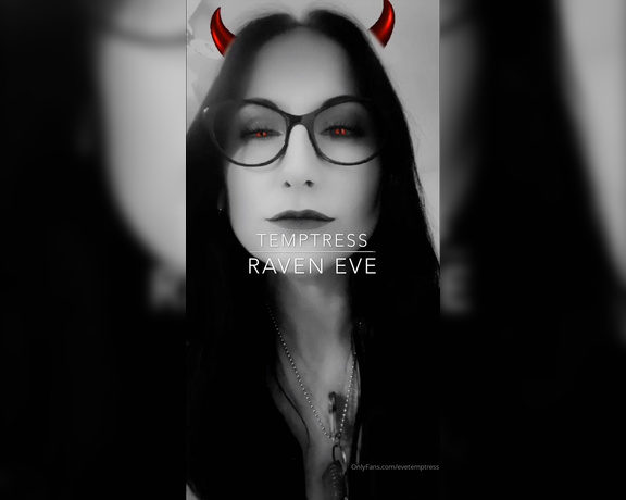 Temptress Raven Eve aka evetemptress OnlyFans - Sweet dreams are made of these