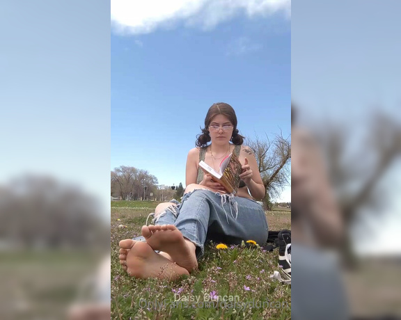 Daisy Duncan aka daisyduncan OnlyFans - Reading with oily soles at the park