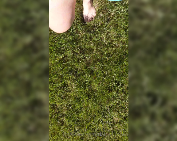 Daisy Duncan aka daisyduncan OnlyFans - My feet as I walked in the fluffy grass coming down from shroomsso peaceful and sweet