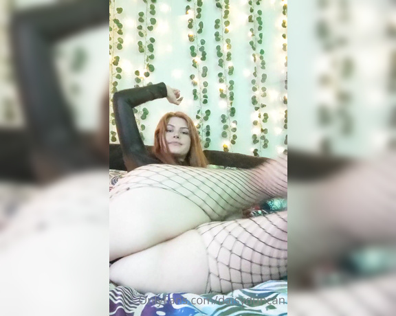 Daisy Duncan aka daisyduncan OnlyFans - Hey babes heres a video of me up close twerking for the camera want