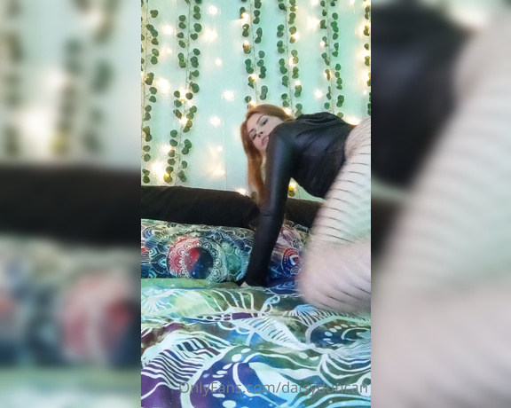 Daisy Duncan aka daisyduncan OnlyFans - Hey babes heres a video of me up close twerking for the camera want