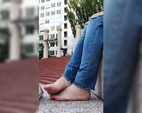 Daisy Duncan aka daisyduncan OnlyFans - Some videos of my feet while I was at a public park in Portland tip