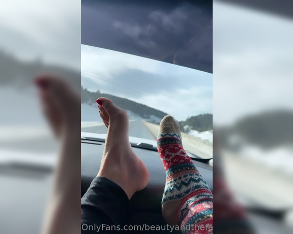 Beauty and Beast Babe aka Beautyandthefeet13 OnlyFans - I am traveling back home to Idaho to spend Christmas with my family so my response time won’t  1