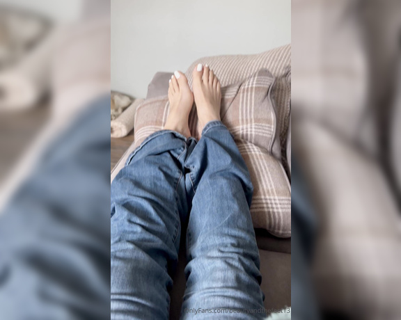 Beauty and Beast Babe aka Beautyandthefeet13 OnlyFans - Just relaxing on the couch wanting someone to come rub these sore feet Can’t wait to make more cont