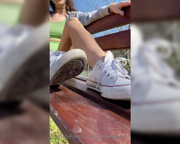 Gianna aka G_goldensoles OnlyFans - Just enjoying my time on this park bench with you as I take my Converse off and let my feet get so 1