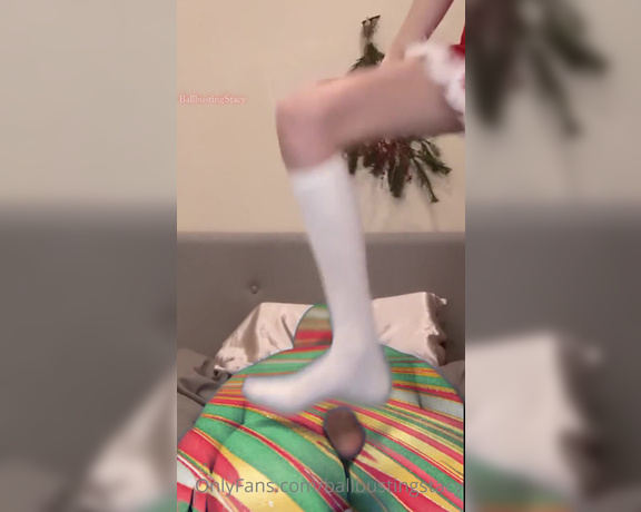 Ballbustingstacy - Onlyfans - On The Fourth Day Of Christmas Stomping Test...