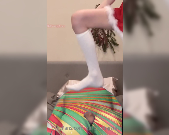 Ballbustingstacy - Onlyfans - On The Fourth Day Of Christmas Stomping Test...