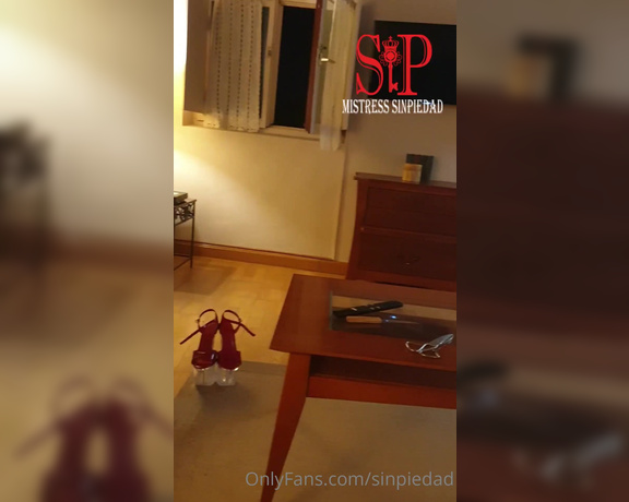 Mistress SinPiedad aka Sinpiedad Onlyfans - A go ta da #Travel #pamplona